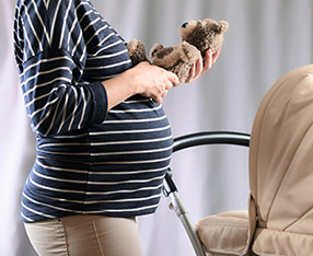 image congé maternité