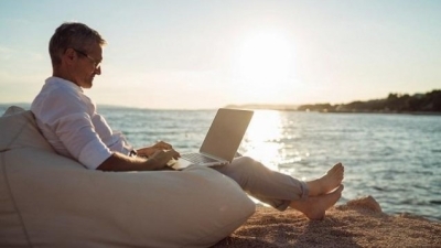 Travailler pendant ses jours de congés payés : est-ce possible ?