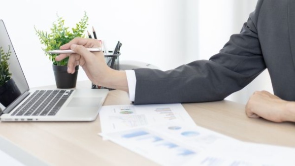 illustration pour Comment calculer l'effectif total des salariés pour la mise en place du CSE ?