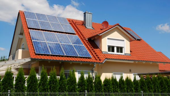 illustration pour Procès photovoltaïque : ECO ENERGIE condamnée pour vente irrégulière