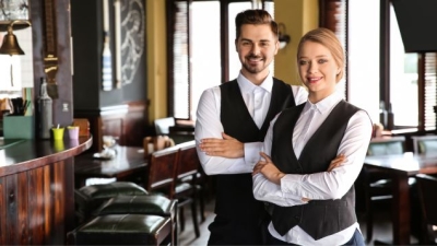 SMIC hôtelier 2025 : quel est le montant horaire en France ?