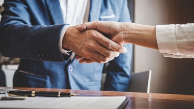 Statut de l'agent commercial : avantages, obligations, fiscalité et rémunération