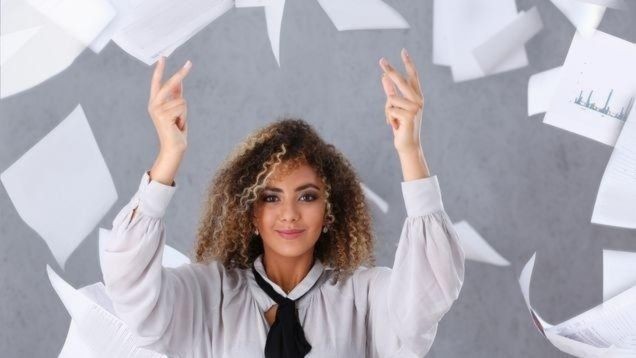 Abandon de poste en CDD : conséquences et solutions pour le salarié