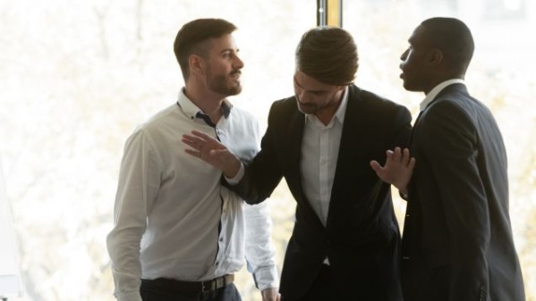 Comment gérer les conflits au travail en tant que manager ?